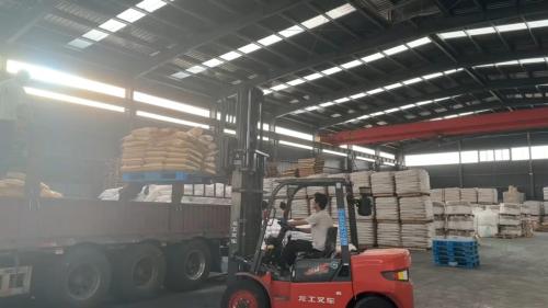 我厂羟丙基甲基10万纤维素装车现场